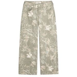 Hollister Low-Rise Baggy Camo Jeans